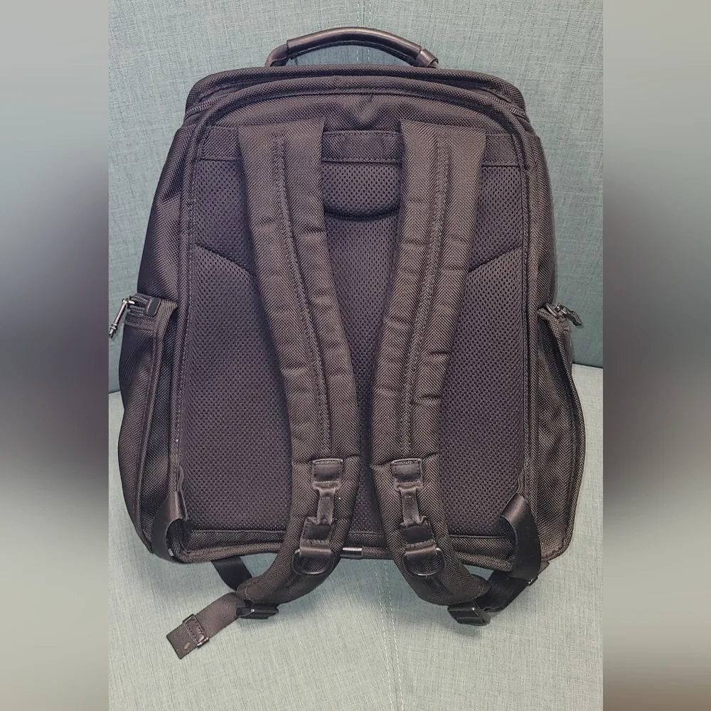 Tumi Backpack - Picture 4 of 7